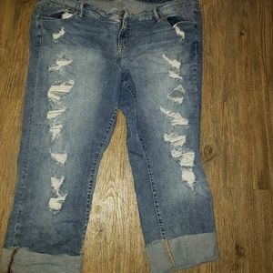BOYFRIEND JEAN - DISTRESSED MEDIUM WASH